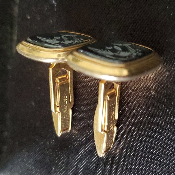 Cufflinks - Picture 2 of 4